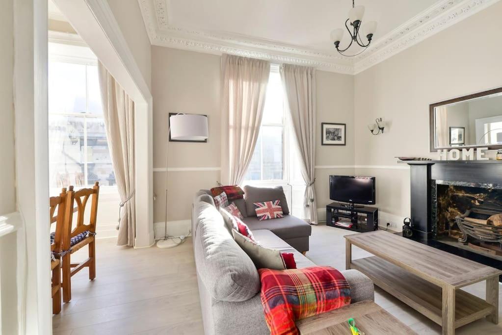 George IV Bridge - Superbly Located 3 Bedroom! Edinburg Exteriör bild