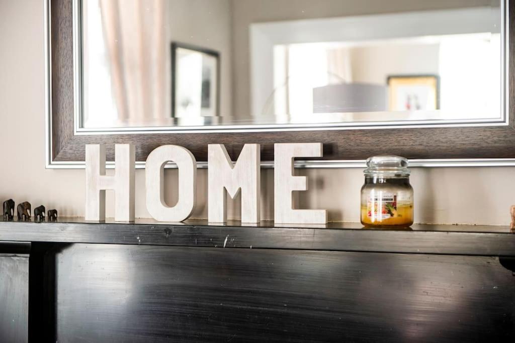 George IV Bridge - Superbly Located 3 Bedroom! Edinburg Exteriör bild