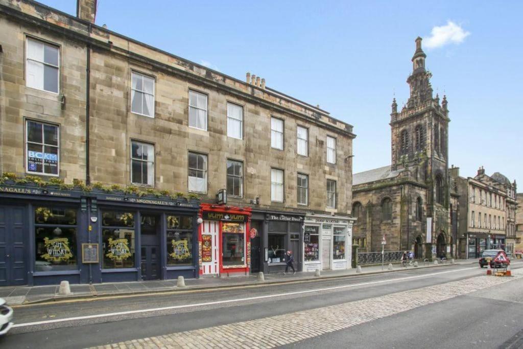George IV Bridge - Superbly Located 3 Bedroom! Edinburg Exteriör bild